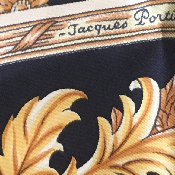 An LR Paris vintage scarf - Picture 4 of 5
